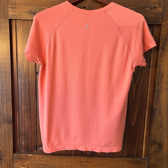Lululemon Swiftly Tech Short Sleeve Shirt 2.0 Race Length Raspberry Cream 12 - Picture 3 of 5